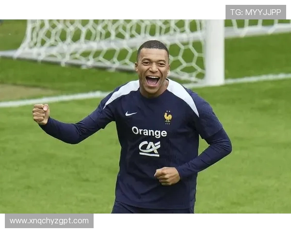 姆巴佩因右脚踝受伤退出法国队集训已回归皇马进行康复治疗