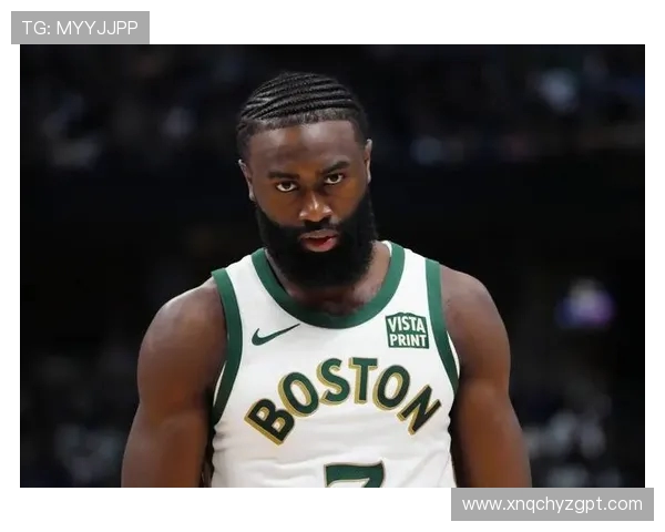 杰伦布朗为何只穿一边袖子想要改变自己的气场与风格