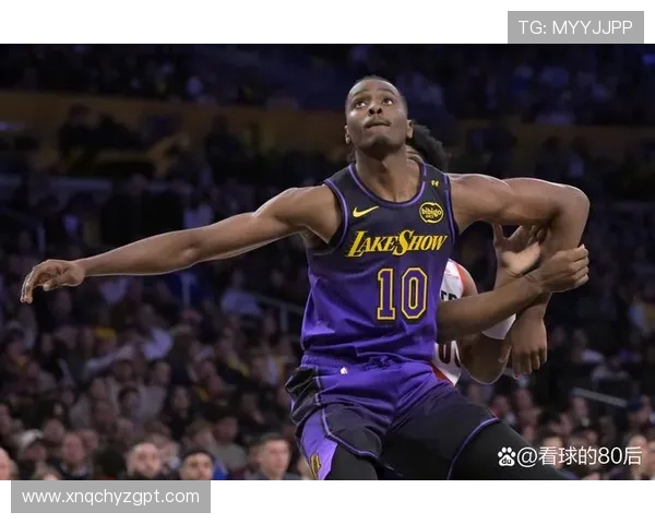 巴格利替补出战9分钟勇斗恩比德贡献6分3篮板3助攻1抢断表现亮眼